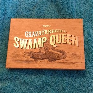 Tarte Grav3yardgirl swamp queen palette